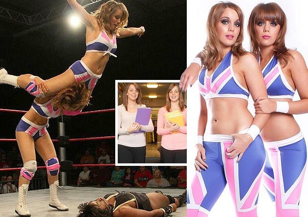 Kembar yang Mengajar di Siang Hari, Pegulat Pro di Malam Hari